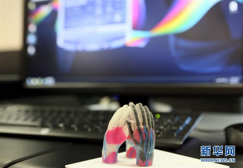 ���������W(xu��)���S��ӡ���g(sh��)���Č�(sh��)�(y��n)��չʾ��ӡ��������ģ�ͣ�4��19�Քz���� 4��19�գ����������W(xu��)���S������3D���������g(sh��)���Č�(sh��)�(y��n)���_Ļ��ԓУ�cһ�������t(y��)Ժ�����������S��ӡ���g(sh��)�аl(f��)�Č�(d��o)������(d��ng)�}��ֲ���g(sh��)ģ�Mϵ�y(t��ng)Ҳͬ�r(sh��)���á����A��ӛ�� ���i �z