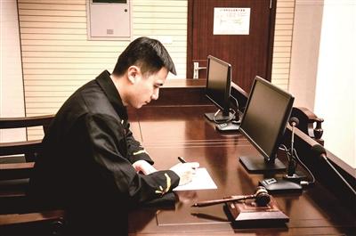 ���ٹ���15����н��ǧ ��ĸ�β�Ƿ30�f�o���o